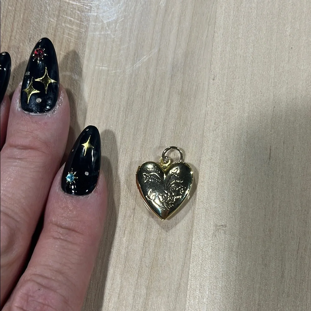 Locket Gold Heart‎ Pendant